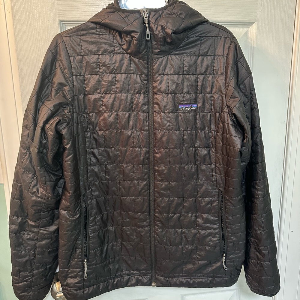 Patagonia Black Puffer Jacket with Hood and Quilted Design